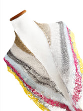 Load image into Gallery viewer, Amphora shawlette