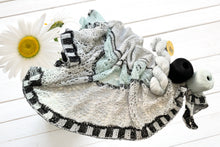 Load image into Gallery viewer, Birch, shawl kit