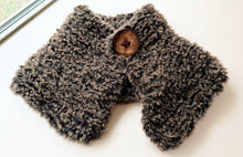 Load image into Gallery viewer, Bleeker wrap & pin 40% off - yarnz2GO.com