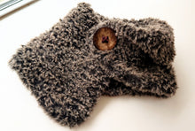 Load image into Gallery viewer, Bleeker wrap & pin 40% off - yarnz2GO.com
