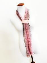 Load image into Gallery viewer, Charming shawl