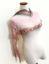 Load image into Gallery viewer, Charming shawl