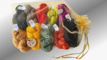 Load image into Gallery viewer, Doodeling cowl - yarnz2GO.com