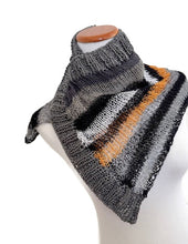 Load image into Gallery viewer, Emmen shawl