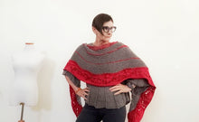Load image into Gallery viewer, Fallish shawl
