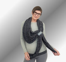 Load image into Gallery viewer, Ferrer shawl