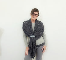 Load image into Gallery viewer, Ferrer shawl