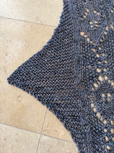 Load image into Gallery viewer, Ferrer shawl