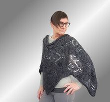 Load image into Gallery viewer, Ferrer shawl