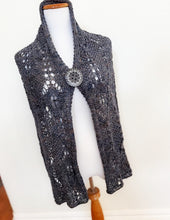 Load image into Gallery viewer, Ferrer shawl