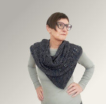 Load image into Gallery viewer, Ferrer shawl