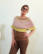Load image into Gallery viewer, Della cowl