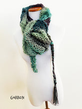 Load image into Gallery viewer, Garron shawl sample