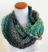 Load image into Gallery viewer, Garron shawl