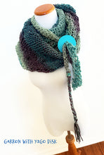 Load image into Gallery viewer, Garron shawl