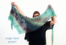 Load image into Gallery viewer, Garron shawl