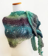 Load image into Gallery viewer, Garron shawl