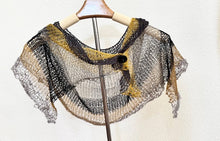 Load image into Gallery viewer, Gibbs shawl