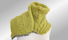 Load image into Gallery viewer, Idris shawl