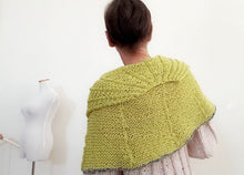 Load image into Gallery viewer, Idris shawl