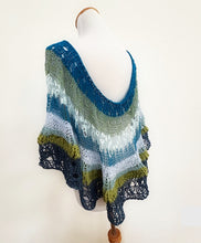 Load image into Gallery viewer, Kaira poncho, knit kit