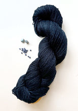 Load image into Gallery viewer, Leaves necklace, knit kit