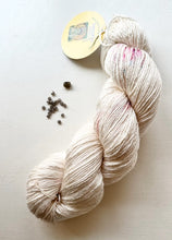 Load image into Gallery viewer, Leaves necklace, knit kit