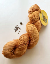 Load image into Gallery viewer, Leaves necklace, knit kit