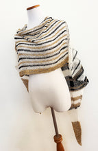 Load image into Gallery viewer, Line by line shawl