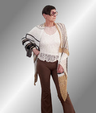 Load image into Gallery viewer, Line by line shawl