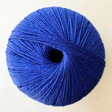 Load image into Gallery viewer, E L L O knit kit - yarnz2GO.com