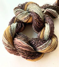 Load image into Gallery viewer, Clarissa shawl