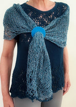 Load image into Gallery viewer, Lutz shawl