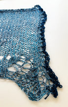 Load image into Gallery viewer, Lutz shawl