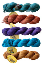 Load image into Gallery viewer, Moji cowl