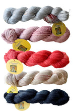 Load image into Gallery viewer, Moji cowl