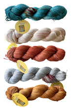 Load image into Gallery viewer, Moji cowl