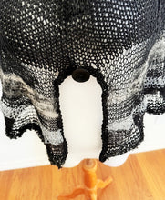 Load image into Gallery viewer, Newell poncho