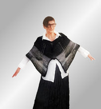 Load image into Gallery viewer, Newell poncho