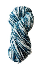 Load image into Gallery viewer, Tikki shawl