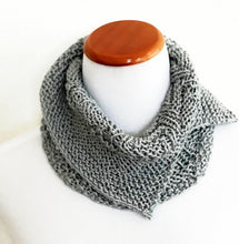 Load image into Gallery viewer, Shifting lines cowl