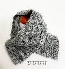 Load image into Gallery viewer, Shifting lines cowl