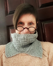 Load image into Gallery viewer, Shifting lines cowl