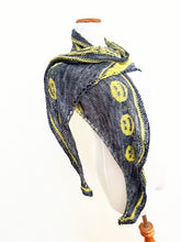Load image into Gallery viewer, All smiles shawl, knit kit
