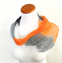 Load image into Gallery viewer, Tangy shawl