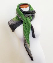 Load image into Gallery viewer, Velia shawl