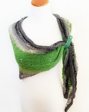 Load image into Gallery viewer, Velia shawl