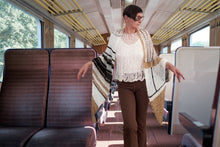 Load image into Gallery viewer, Line by line shawl