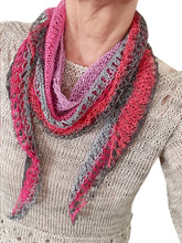 Load image into Gallery viewer, Pendola, a petite shawl