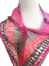 Load image into Gallery viewer, Pendola, a petite shawl